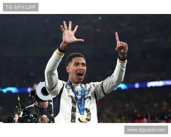 贝林厄姆首度欧冠首发表现出色 自信发挥尽享比赛乐趣 贝林厄姆首度欧冠首发表现出色 自信发挥尽享比赛乐趣