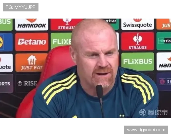 戴奇满意战平曼联却怒斥裁判两周内两次离谱判罚引发争议 戴奇满意战平曼联却怒斥裁判两周内两次离谱判罚引发争议